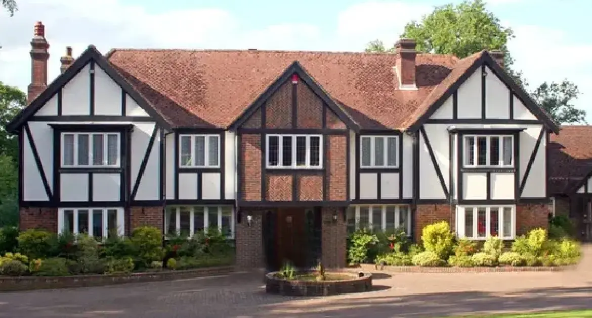 Top 10 Qualities to Look for in an Estate Agent in Edinburgh