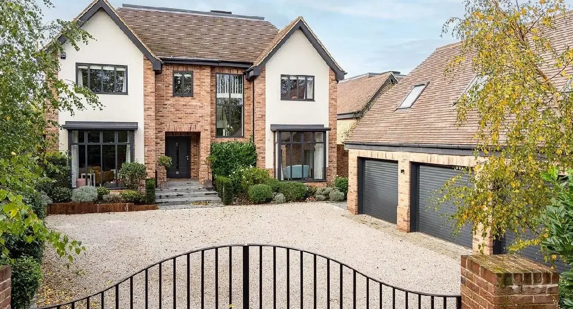 How Edinburgh Letting Agents Manage Property Maintenance Hassles?